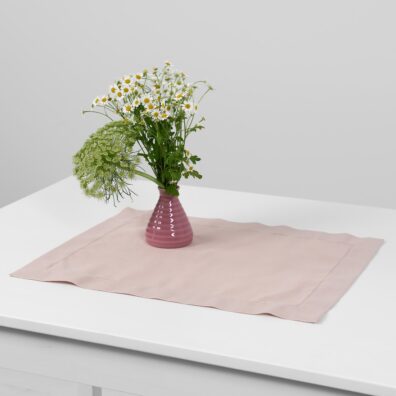 Halvlin dekkebrikke gammelrosa med 4cm brettet kant