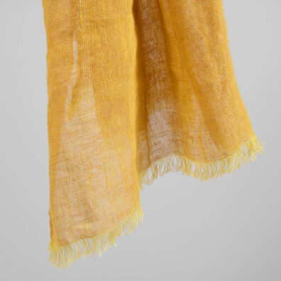 FINO lin sjal gulbrunt med 2cm frynser på kortkantene