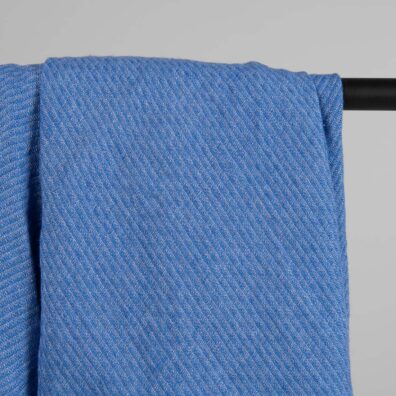 Lin skjerf blått finmønstret