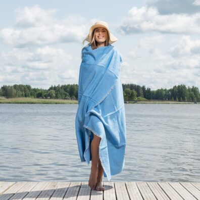 MADEIRA halvlin strandhåndkle lyseblå