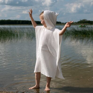 BINGO halvlin poncho hvitt for barn, i "vaffel" mønster