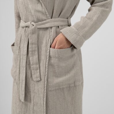 Halvlin beige morgenkåpe med lommer