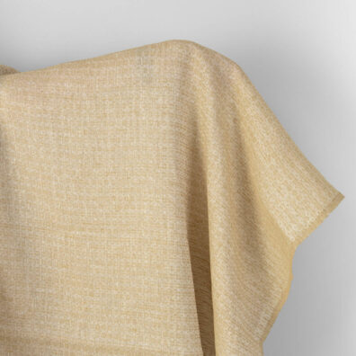 Gult-hvitt linstoff med blomstermønster