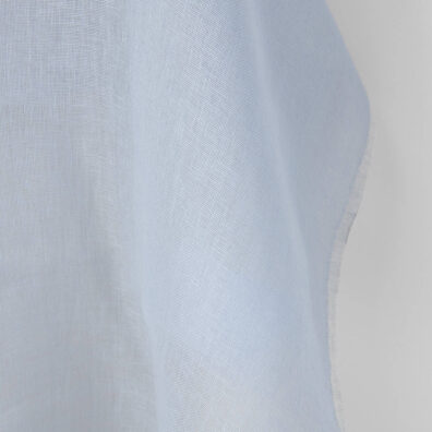 Linstoff himmelens grå gjennomsiktig passer til å sy skjerf, gardiner