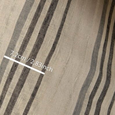 Linstoff beige med grå gjennomsiktige og tette vertikale striper