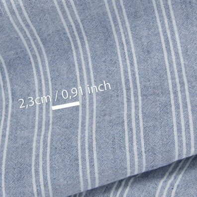 Blått halvlin stoff med hvitte striper vasket 285cm bredt
