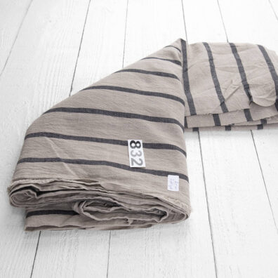 Halvlinstoff sett Nr. 832