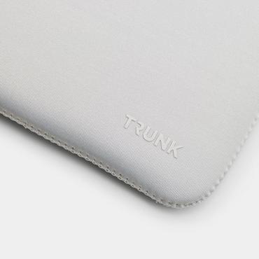 Trunk MacBook Pro & Air Sleeve 13" Silver Cloud