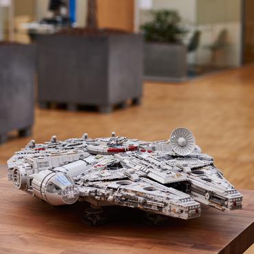 LEGO Star Wars 75192 - Millennium Falcon - byggsats