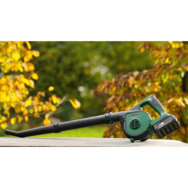 Bosch - Battery Leaf Blower Universal 18V-130 2.5AH ( Battery & Charger Included )