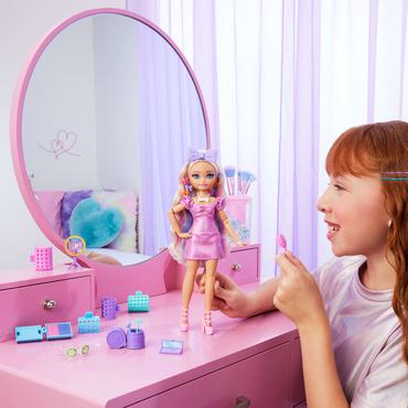 Barbie DREAM BESTIES GET READY WITH “Malibu' Doll and Accessories