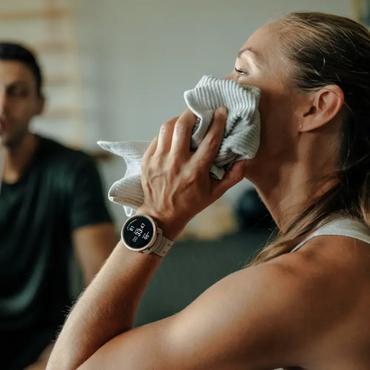 Polar Vantage M3 3,25 cm (1.28") AMOLED 44.7 mm Digital 416 x 416 pixel Berøringsskærm Sand GPS (satellit)