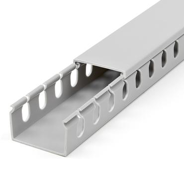 StarTech.com Kabelhanteringsbana med öppen kortplats med hölje, 38mm B x 25mmH