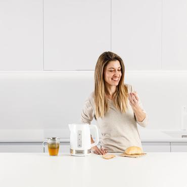 Taurus Aroa elkedel 1,7 L 2200 W S&oslash;lv, Hvid