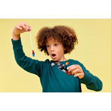 LEGO Marvel Spider-Man mod Ghost Rider p&aring; motorcykel