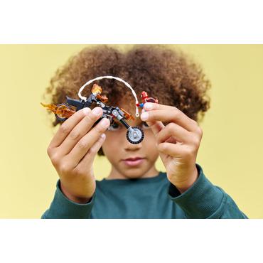 LEGO Marvel Spider-Man mod Ghost Rider p&aring; motorcykel