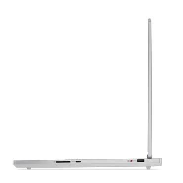 Lenovo Legion 7 16IRX9 83FD Bærbar PC