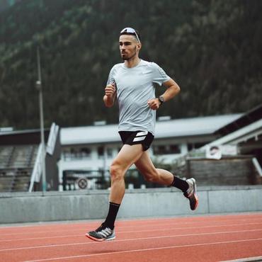 Polar Vantage V 3 Vantage V3 3,53 cm (1.39") AMOLED Digital 454 x 454 pixel Berøringsskærm Sort GPS (satellit)