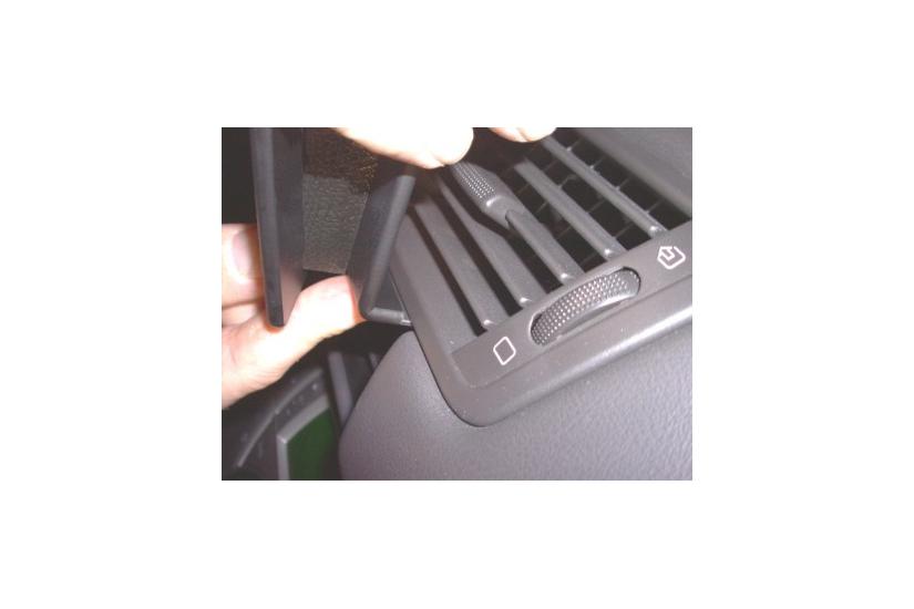 Brodit ProClip Angled mount - montering för mobiltelefon