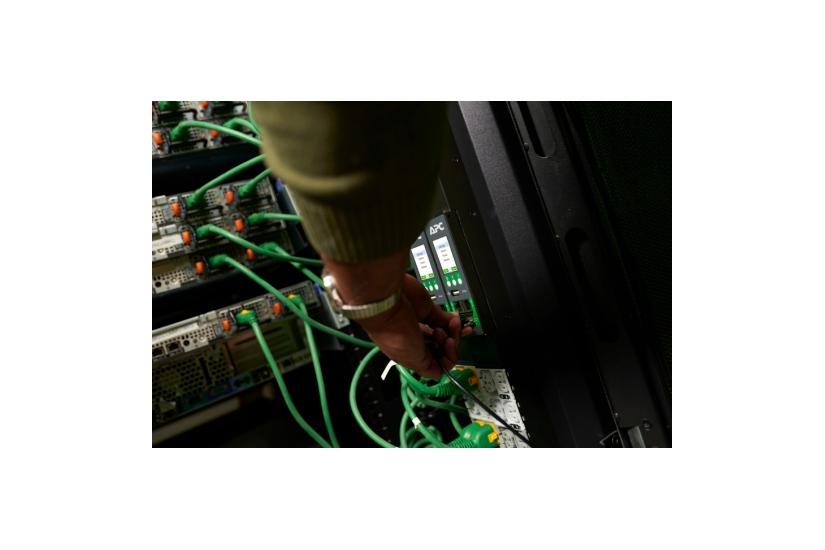 APC NetShelter Rack PDU Advanced - kraftdistributionsenhet - omkopplingsbar - 17.3 kW - 17300 VA