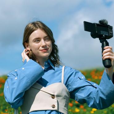 Canon PowerShot V1 Premium Vlogger Kit 1/4" Kompakt kamera 22,3 MP CMOS 5760 x 3840 pixel Sort