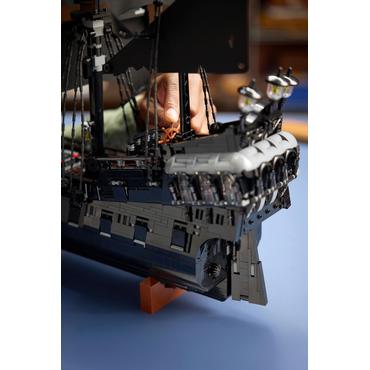 LEGO ICONS Kaptajn Jack Sparrows piratskib