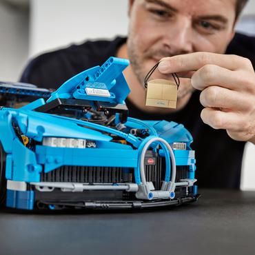 LEGO Technic 42083 - Bugatti Chiron - byggsats