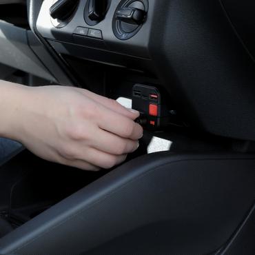 Savio TR-15 Transmiter FM z Bluetooth 87,6 - 107,9 MHz Bluetooth/USB Sort