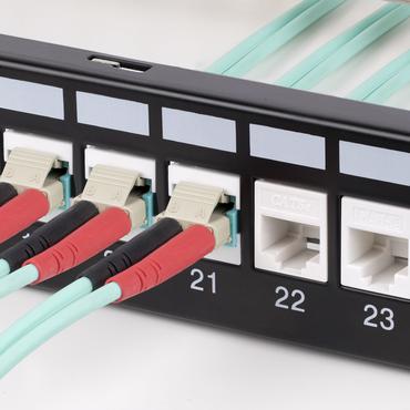 StarTech.com LC to LC Coupler, LC Fiber Coupler, LC/UPC Keystone Jack, Fiber Optic LC Keystone Coupler for Patch Panel - LC to LC Duplex (DMFKSLCLCCOUPLER) - kopplingsdon f&ouml;r n&auml;tverk - vit