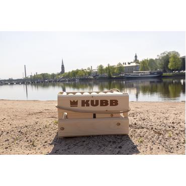 Gra Kubb w kartonowym opakowaniu