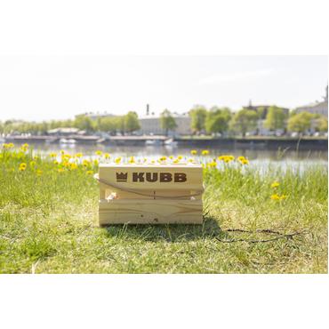 Gra Kubb w kartonowym opakowaniu