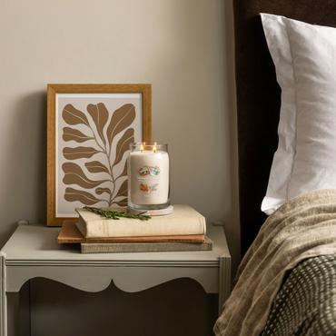 Yankee Candle Afternoon scrapbooking vokslys Rund Ravfarvet, &AElig;ble, Bergamot, CEDAR, Eucalyptus, Ingef&aelig;r, L&aelig;der, Citron, Musk, Muskatn&oslash;d, Patchouli Beige 1 stk