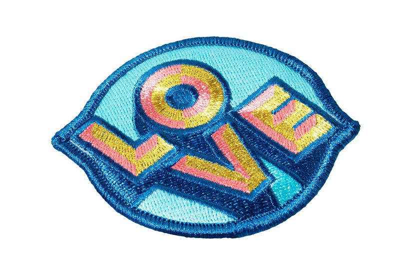 LAUT MAGMOJI BADGE Love Blue Fashion comp. with MagSafe