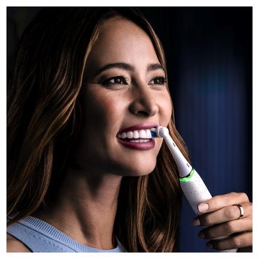 Oral-B iO Series 10