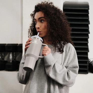 Stanley 1913 Quencher H2.0 Flowstate Tumbler 1180 ml Grå