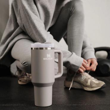 Stanley 1913 Quencher H2.0 Flowstate Tumbler 1180 ml Grå