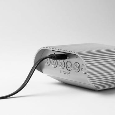 LEXON Ray Clock Digital alarmur Sølv