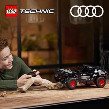 LEGO Technic 42160 - Audi RS Q e-tron - byggsats