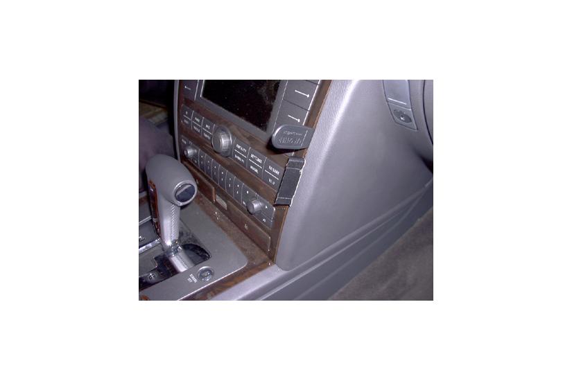 Brodit ProClip Angled mount - montering för mobiltelefon