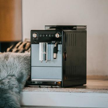 Melitta Avanza Series 600 F270-100 - automatisk kaffemaskine med m&aelig;lkeskummer - 15 bar - mystisk titan