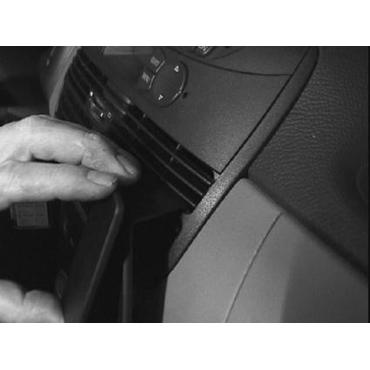 Brodit ProClip Angled mount - montering för mobiltelefon