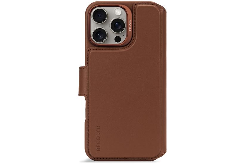 Decoded Leather Detachable Wallet - sk&oacute;rzana obudowa ochronna do iPhone 16 Pro Max kompatybilna z MagSafe (tan)