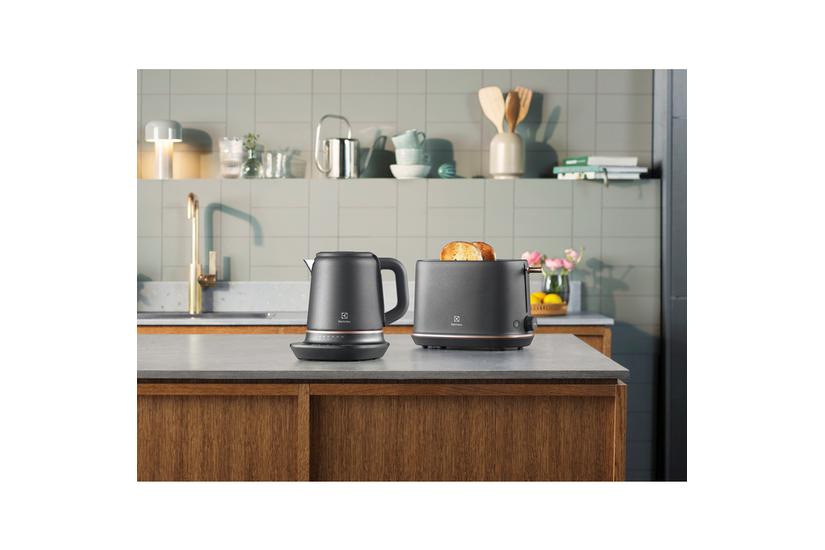 Electrolux E7T1-6BP 2 skive(r) 980 W Sort