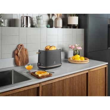 Electrolux E7T1-6BP 2 skive(r) 980 W Sort