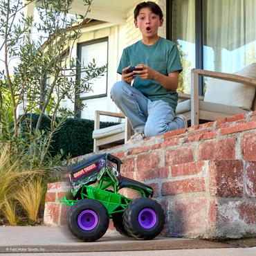 Monster Jam Master - Wreck & Repair Grave Digger