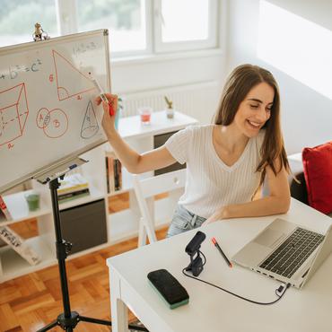 j5create JVU250 - Webbkamera - f&auml;rg - 2 MP - 1920 x 1080 - ljud - USB 2.0 / USB-C - MJPEG, H.264, YUV2 - DC 5 V