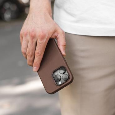 Woodcessories Bio Leather Case MagSafe iPhone 15 Plus Brown