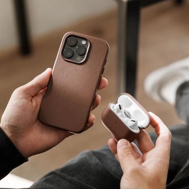 Woodcessories Bio Leather Case MagSafe iPhone 15 Plus Brown