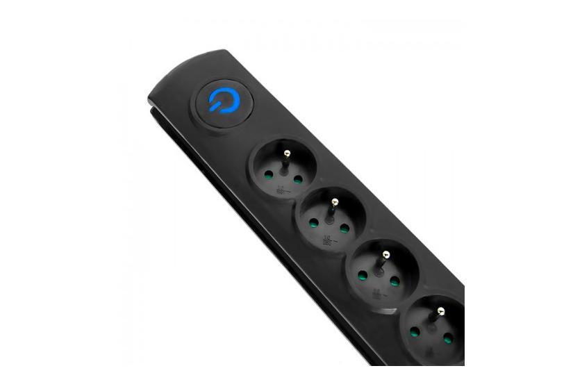 Qoltec - &ouml;versp&auml;nningsskydd - 3680 Watt