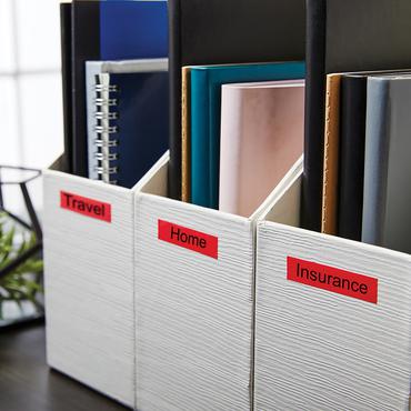 DYMO D1-SCHRIFTBAND 45017, SCHWARZ AUF ROT (12MM X 7M)